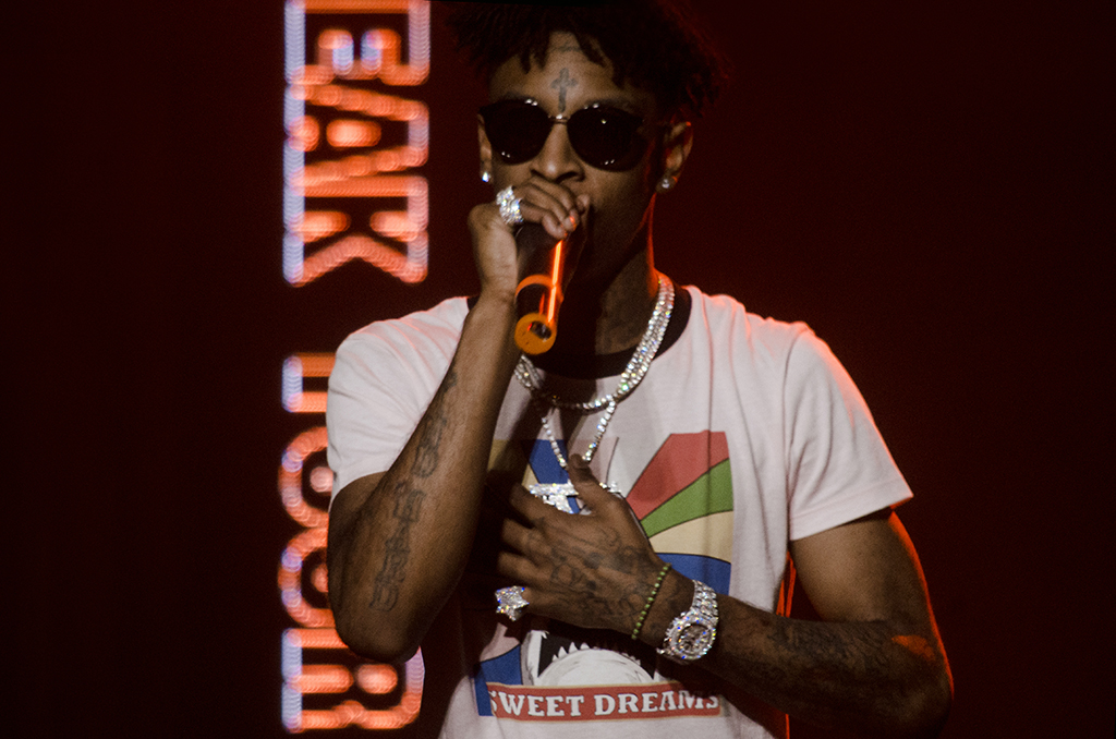 21 Savage Shows Off Blue Hair in Instagram Post - wide 2